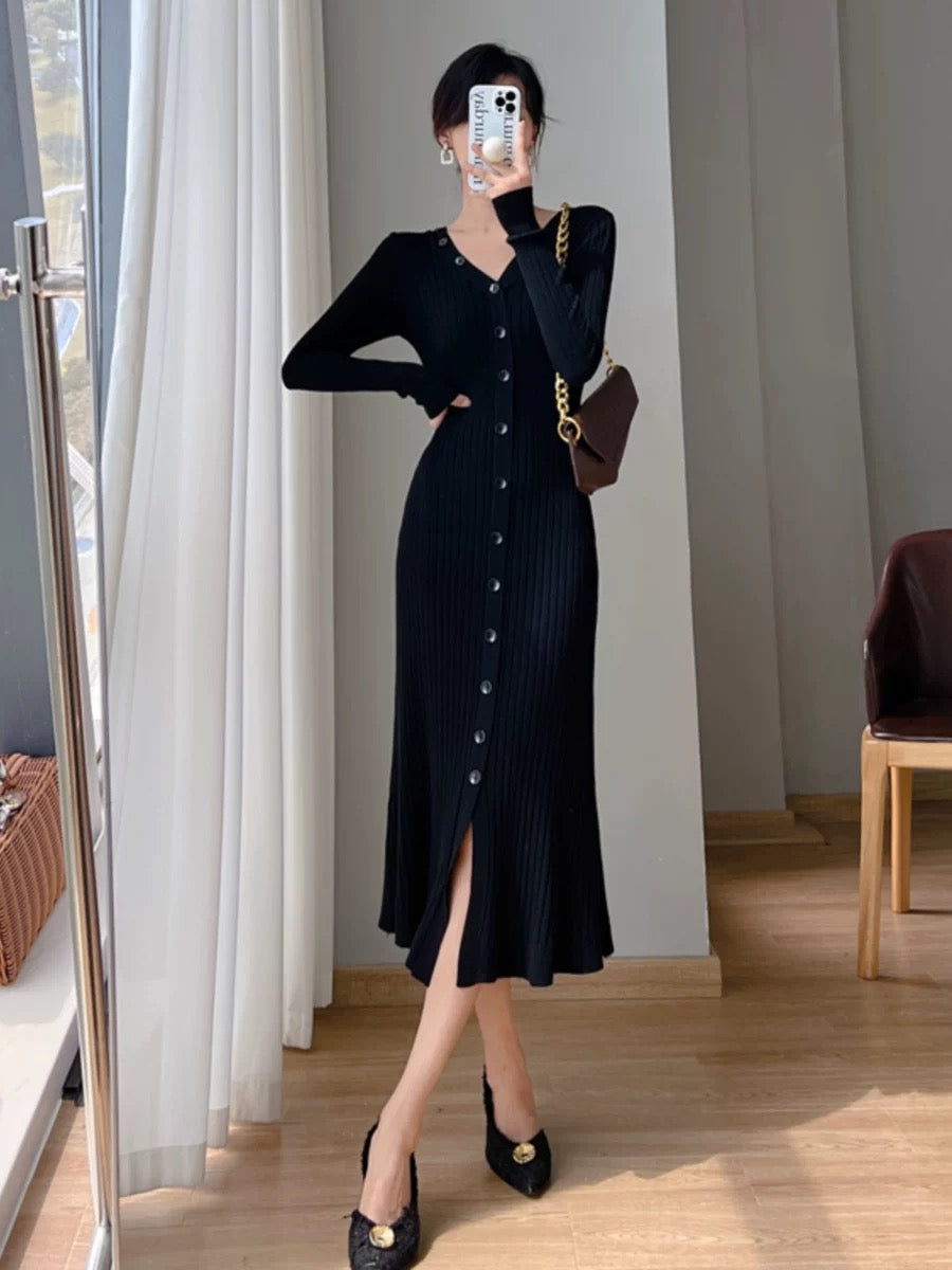 Light and mature V-neck knitted dress for women in autumn and winter, slim-fitting and temperament, mid-length slimming and temperamental fishtail sweater skirt
