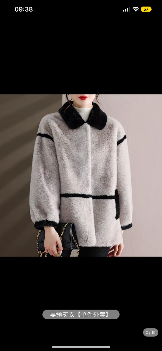 Mom's autumn and winter coat fur integrated 2023 new style 40 and 50 middle-aged and elderly women winter mink coat noble