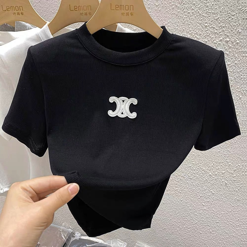 2023 short T-shirt women's summer self-cultivation bottoming shirt design sense niche embroidery black short-sleeved top tide