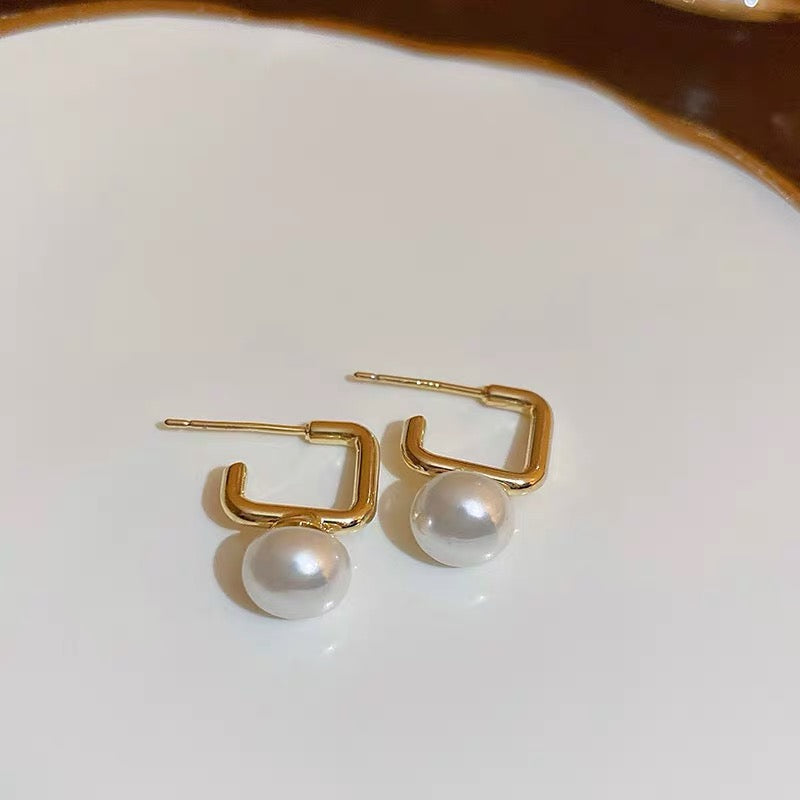 Real gold electroplated silver needle French pearl geometric earrings high-end earrings internet celebrity niche design earrings