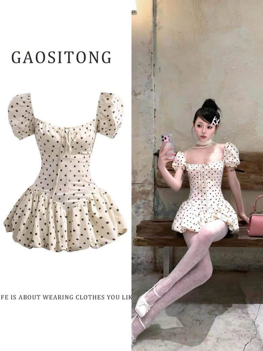 In-Stock: French-style square-neck puff-sleeve polka-dot dress—a slim-fit, flattering mini dress with a tulip-style skirt, perfect for summer.