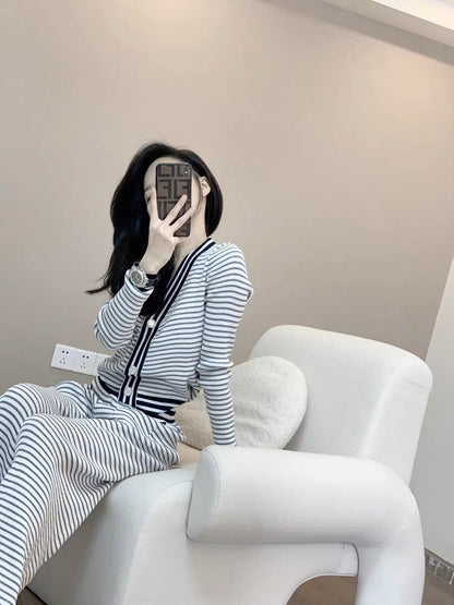 A complete set of autumn tea-style outfits for women with a little fragrance, celebrity temperament, salt-style women's high-end knitted two-piece suit pants for women (B5914)