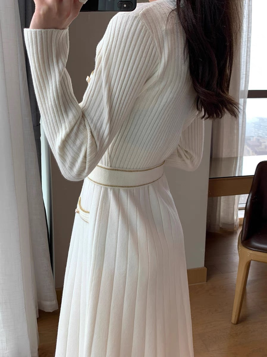 FT GUOGE white dress for women 2023 autumn and winter new French waist slimming temperament V-neck knitted skirt