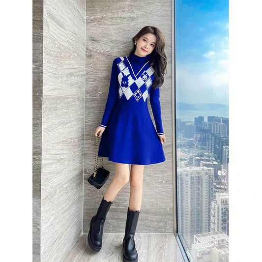 Autumn clothing 2023 new French salt knitted Klein blue dress winter high-end skirt for women autumn and winter T2355
