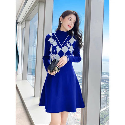 Autumn clothing 2023 new French salt knitted Klein blue dress winter high-end skirt for women autumn and winter T2355