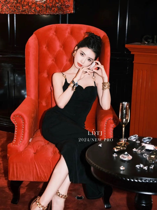LDTJ Haute Couture Dress Spring New NA*ine Christmas Temperament Retro Red Velvet Suspender Slim Fit Hip Skirt