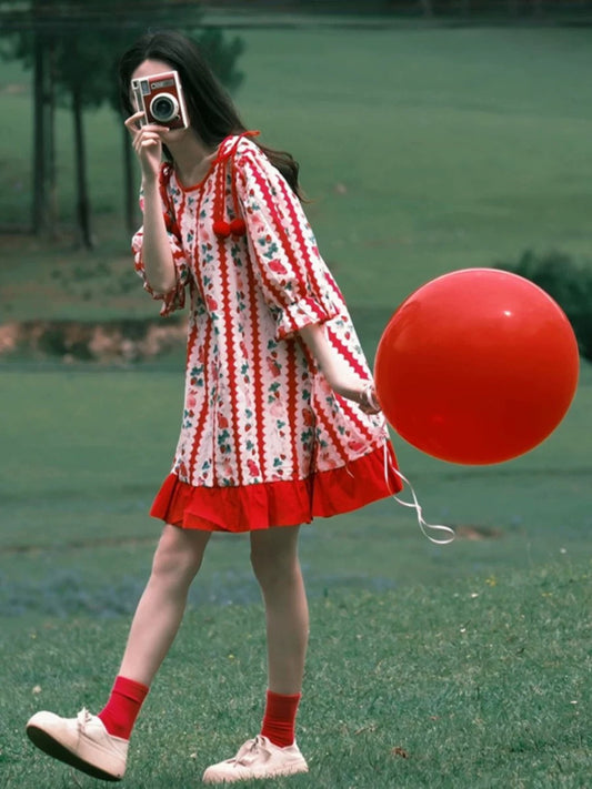 Pastoral style travel photo playful and lively heavy industry drape red flower print puff sleeve dress for women with high quality
