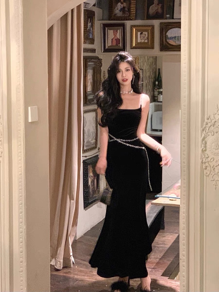 From a moment [beauty in a cage] black sling dress 2023 new female autumn velvet temperament skirt