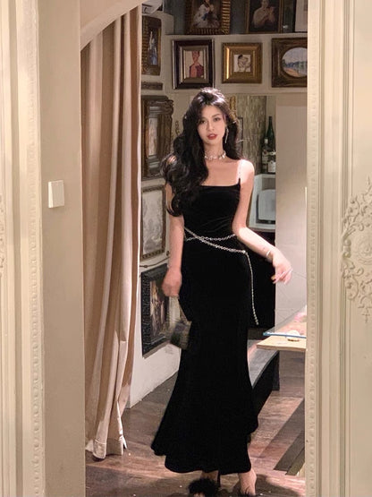 From a moment [beauty in a cage] black sling dress 2023 new female autumn velvet temperament skirt