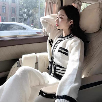 Autumn and winter clothing 2023 new female high-end temperament goddess Fan Xiaoxiangfeng professional white wide-leg pants two-piece suit