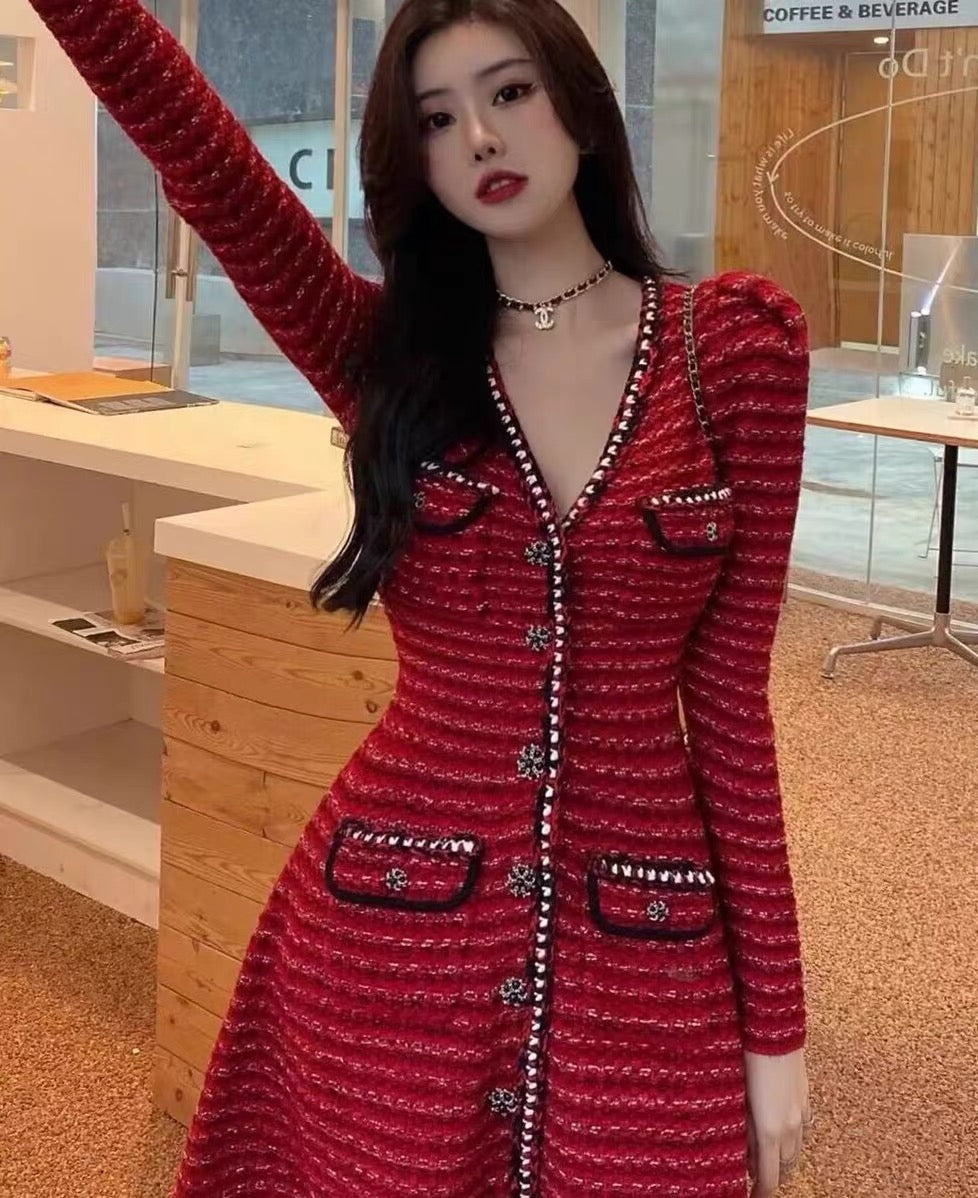 Tang Yan star wears the same French socialite style with an engagement dress, a red slim-fitting knitted dress D9197