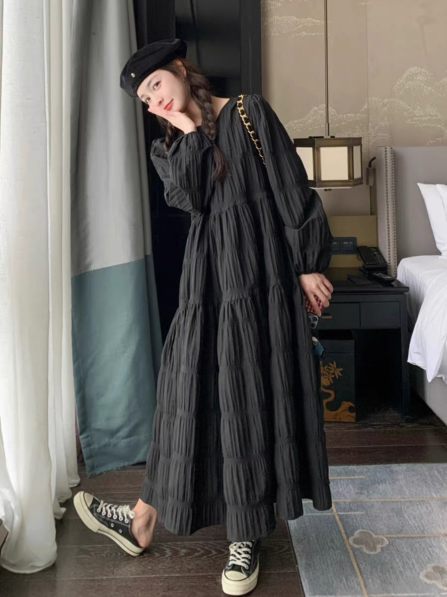 Black textured dress autumn women's 2023 new French retro light mature Hepburn style long A-line skirt trendy