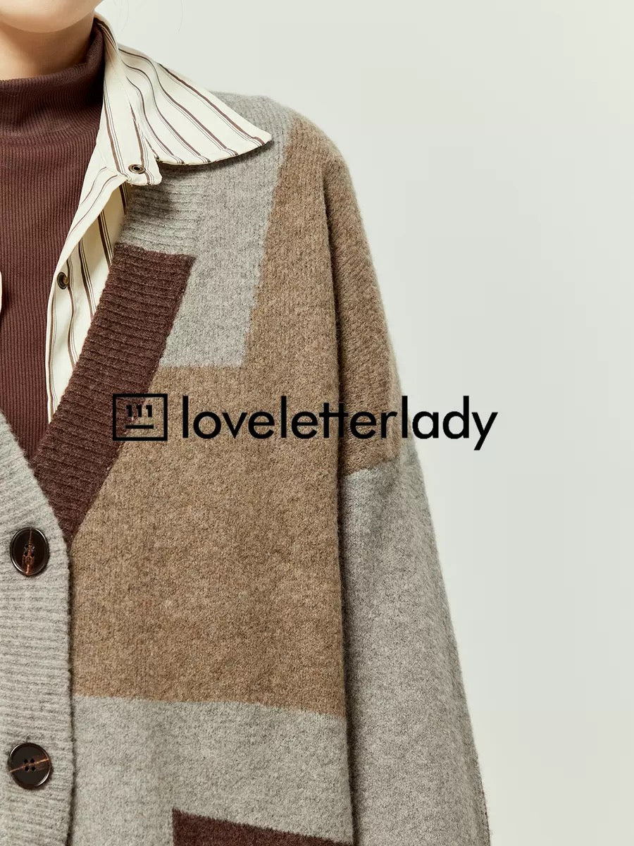 Zhou Liwu/Retro stitching contrast color sweater women's 2023 autumn and winter new high-end design lazy style sweater