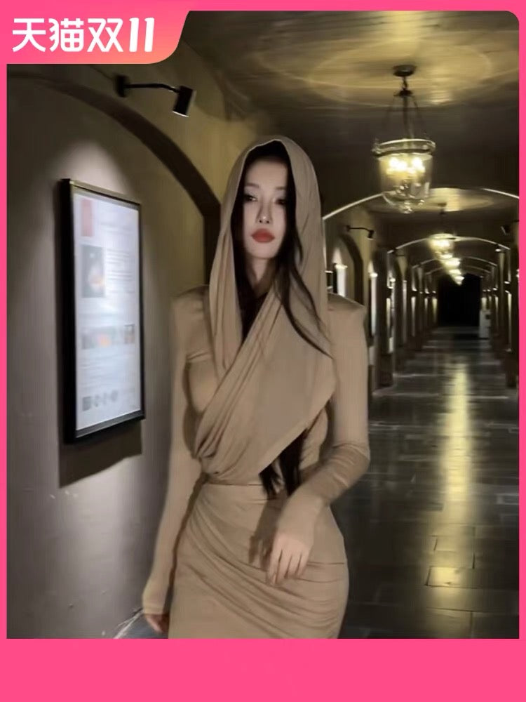 Design niche queen style sexy hooded long-sleeved top mid-length skirt khaki two-piece suit for women A2271