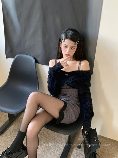 French sweet hottie knitted suspender dress for women in early spring and autumn with bottoming slim-fitting sexy hip-covering short skirt (D6549)