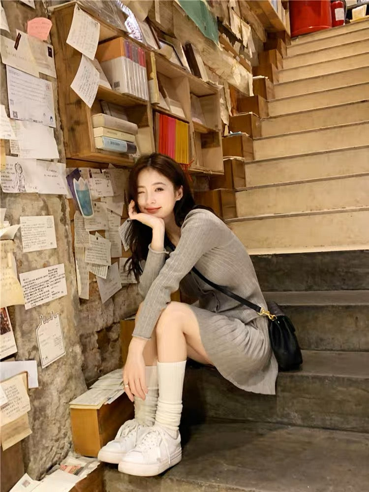 Gentle little fragrance suit gray long-sleeved knitted top women's autumn skirt pleated skirt short skirt two-piece set (D6666)