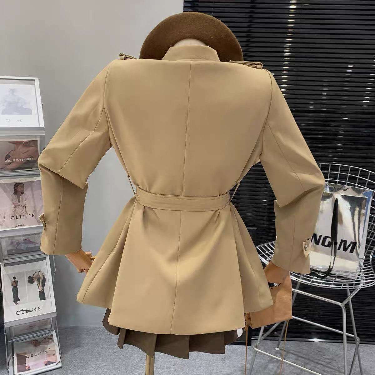 Korean version of loose, small, professional, high-end, waist-slimming, age-reducing long-sleeved suit, windbreaker jacket for women