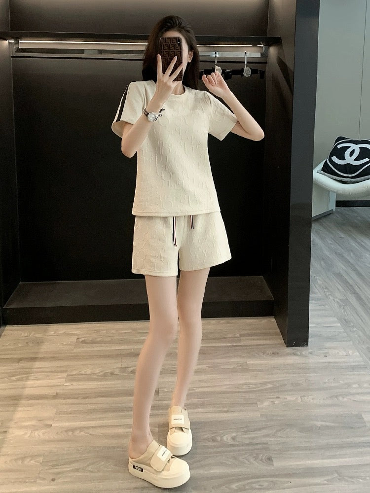 High-end sports casual suit for women, summer fashion, internet celebrity, short-sleeved shorts, two-piece set for small people, western style