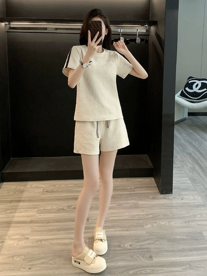 High-end sports casual suit for women, summer fashion, internet celebrity, short-sleeved shorts, two-piece set for small people, western style