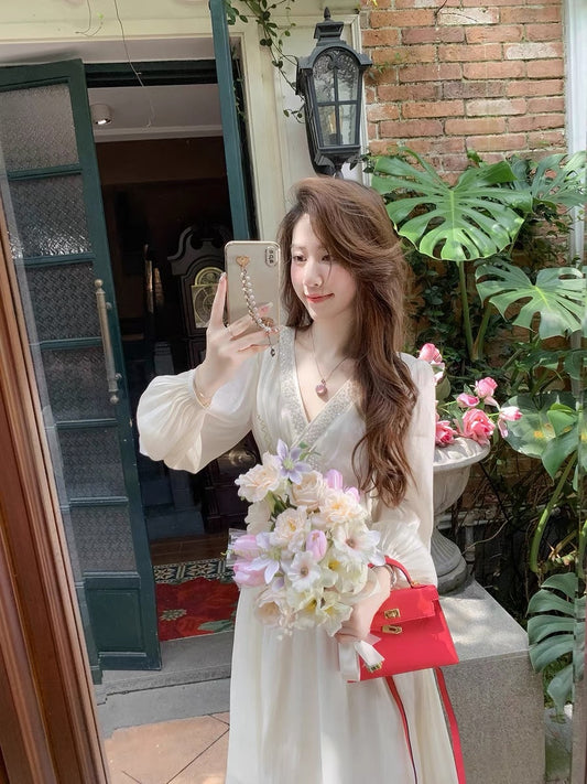 Fish Rabbit Rabbit French Dress Women's Summer 2023 New V-neck Puff Sleeves Waist Slim A-Line Long Skirt