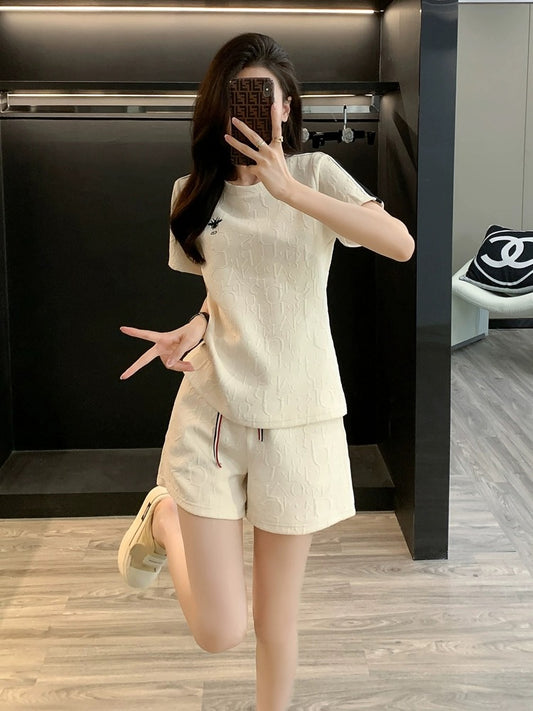 High-end sports casual suit for women, summer fashion, internet celebrity, short-sleeved shorts, two-piece set for small people, western style