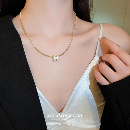 Real gold electroplated shell metal letter necklace Korean ins style light luxury high-end clavicle chain necklace female