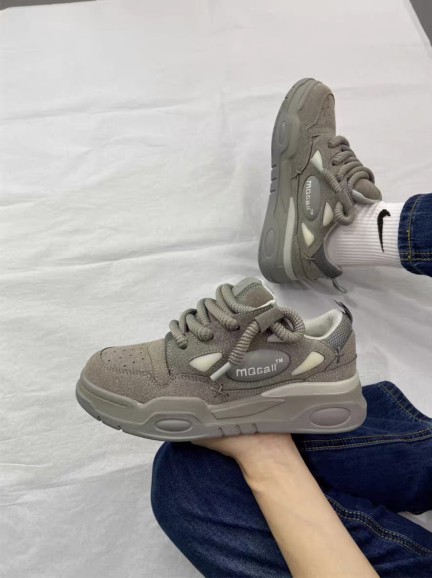National trend thick-soled suede gray bread shoes niche design couple chic sports shoes men and women street trend sneakers
