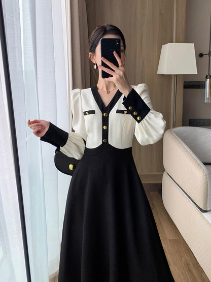 Guo Ge's V-neck dress for women 2023 autumn new French high-end exquisite slimming Hepburn style long skirt