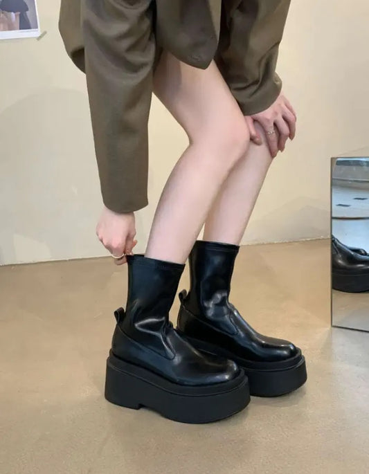 Full leather ~ round head, thick bottom, heightened short tube, thin Martin boots, small and thin elastic motorcycle knight boots