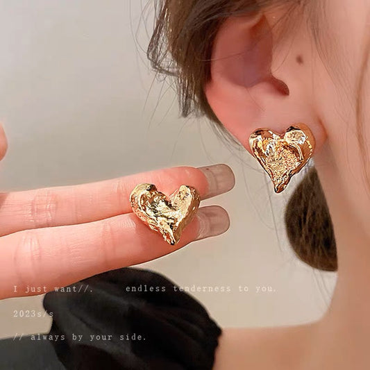 Real gold electroplated silver needle metal wind pleated heart earrings fashion personality design high-end sense earrings