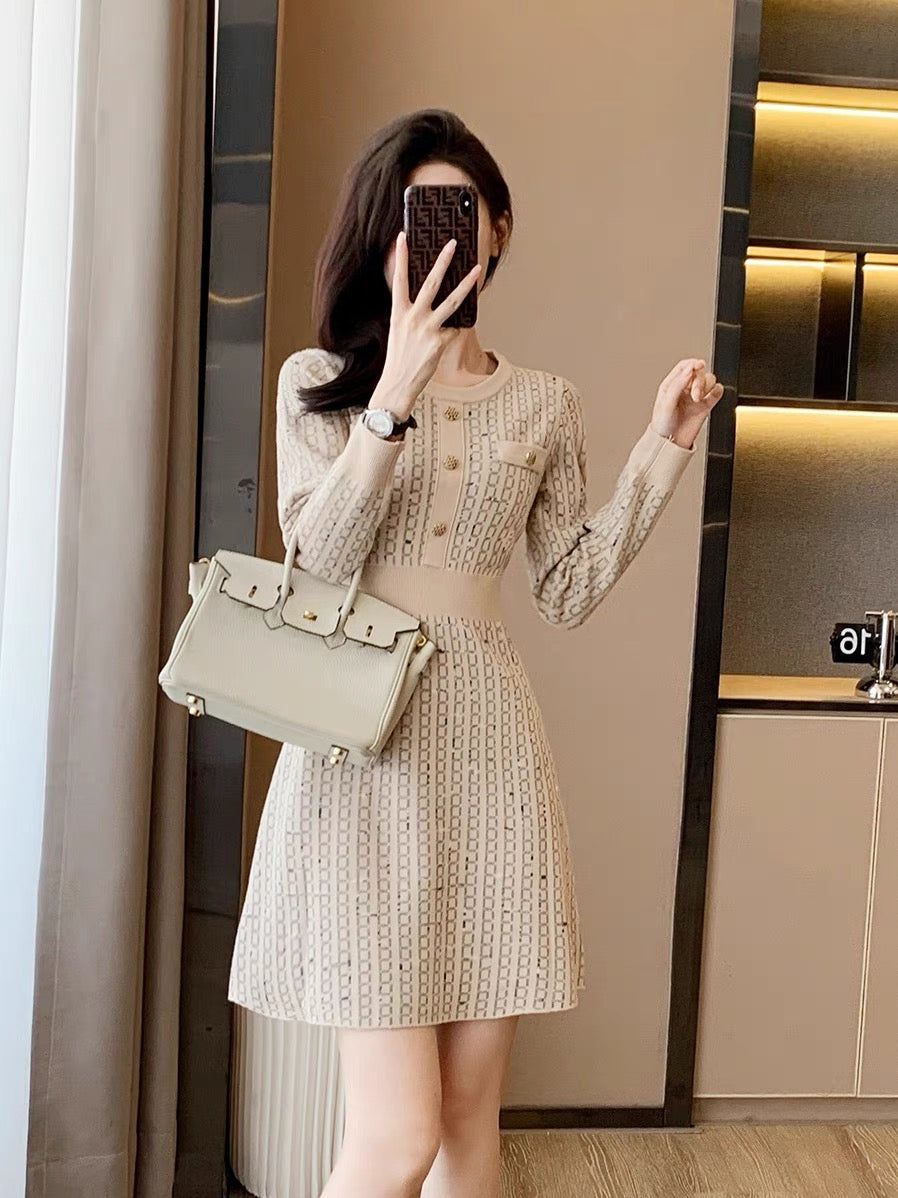 Xiaoxiangfeng knitted dress 2023 autumn new fashion women's long-sleeved bottoming slim A-line sweater skirt (B8911)