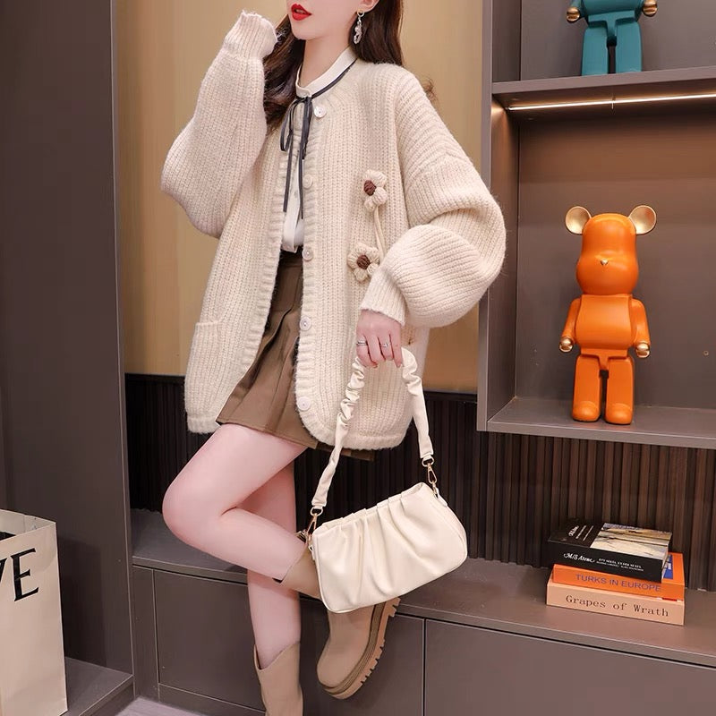 Designed sweater cardigan for women 2023 new autumn and winter style, age-reducing, loose, lazy style, thickened knitted jacket