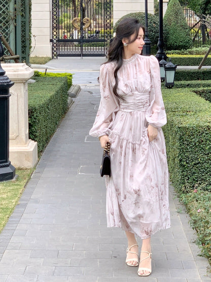 Tang Gongzi New Hepburn style dress for early spring, long waist-cinching dress, ladylike temperament, niche, beautiful skirt, fairy spirit