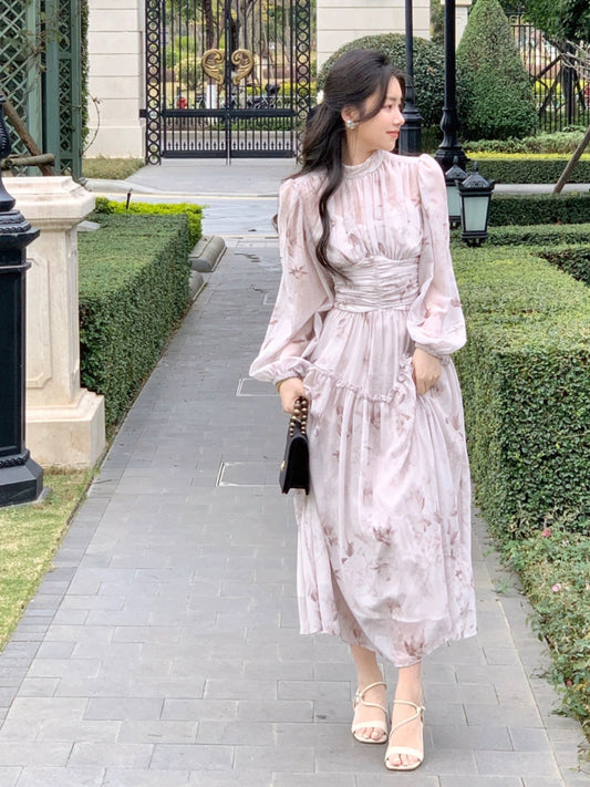 Tang Gongzi New Hepburn style dress for early spring, long waist-cinching dress, ladylike temperament, niche, beautiful skirt, fairy spirit