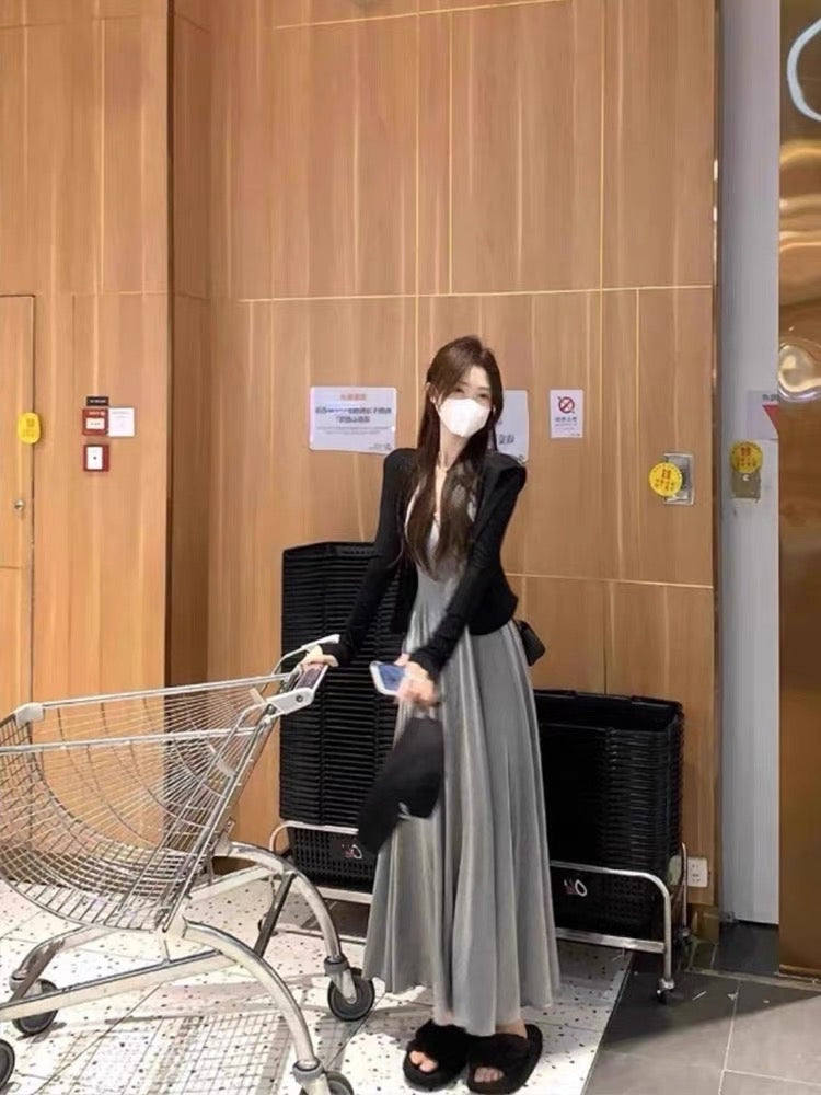 Autumn women's 2023 new black knitted cardigan top gray suspender dress two-piece suit light and familiar Yujie