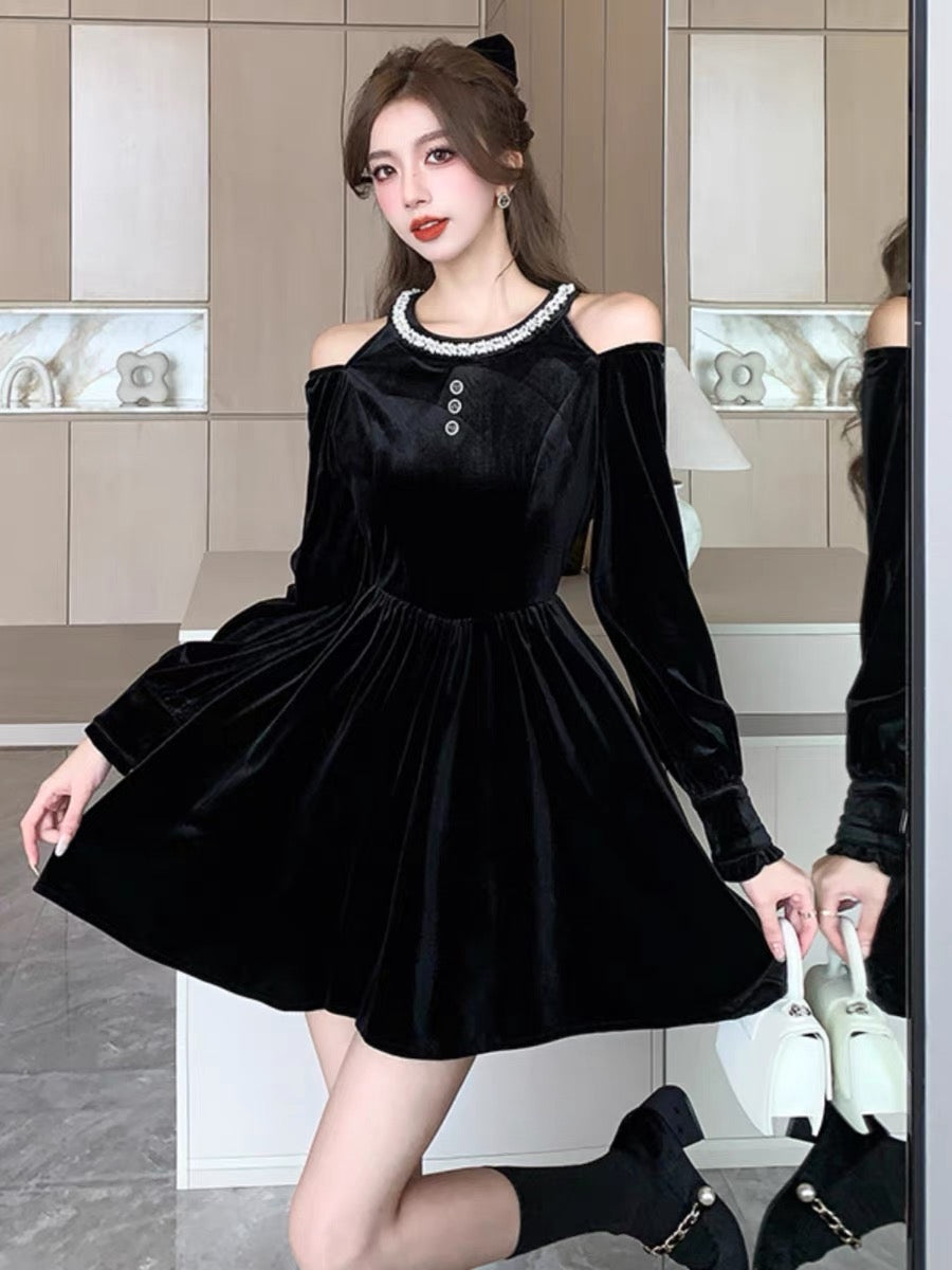 French retro palace style miu dress halterneck off-shoulder small fragrant style velvet long-sleeved little black dress short D5510
