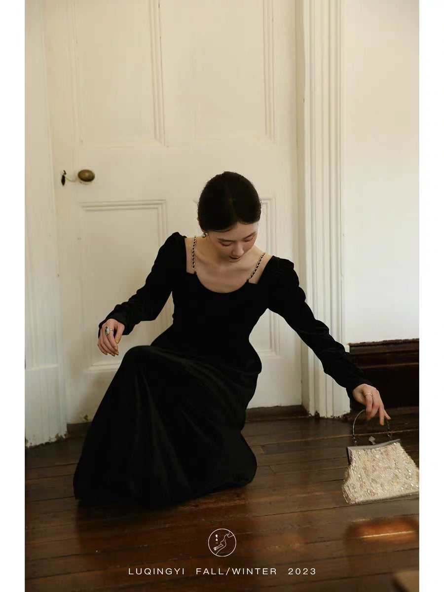 Lu Qingyi [Volume] French velvet dress women's summer black retro high-end drape suspender dress