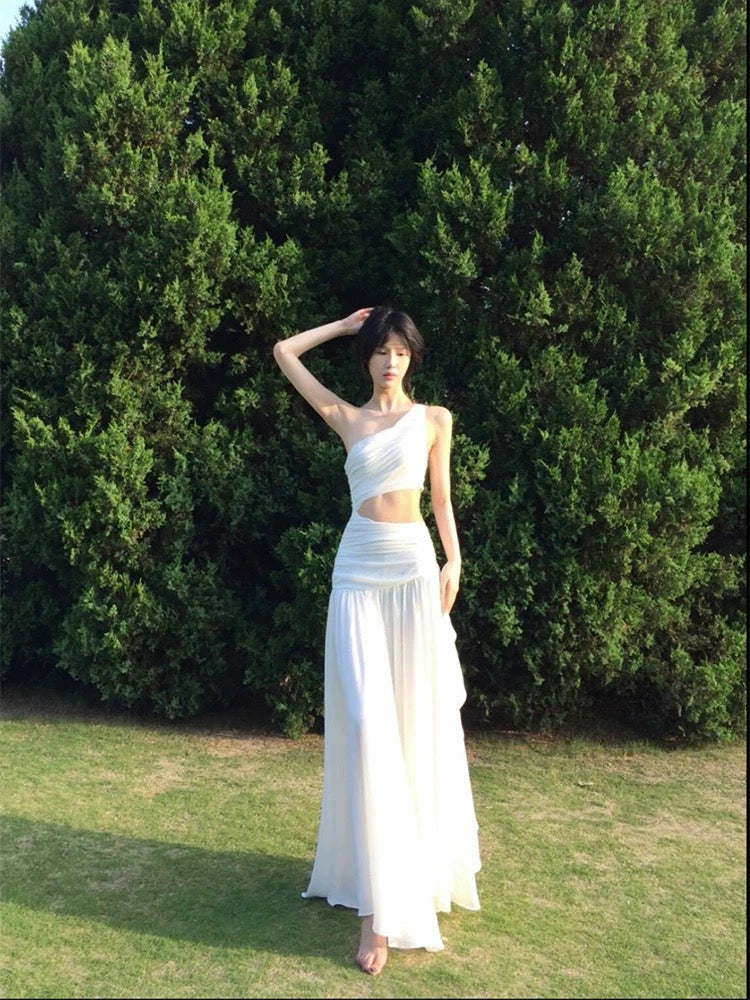 French style niche high-end cool feeling white oblique shoulder waist dress female seaside holiday atmosphere super fairy long dress