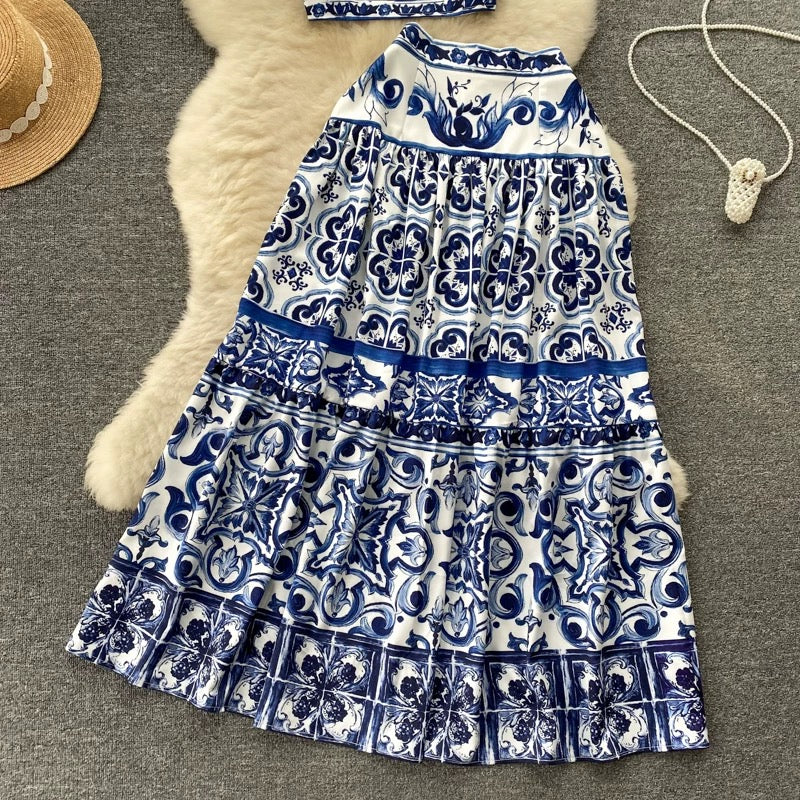 European and American style blue and white porcelain print suit for women in summer pure waist-revealing camisole vest + high waist mid-length skirt
