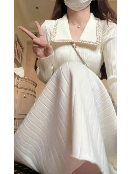 Small breasts wear a high-end, slim and elegant lady-goddess style gentle white knitted dress for autumn (V7711)