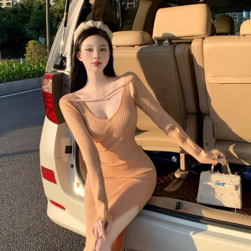 New style knitted dress for women in autumn and winter, waist slimming, long-sleeved bottoming skirt, temperament slit, hip-covering mid-length skirt