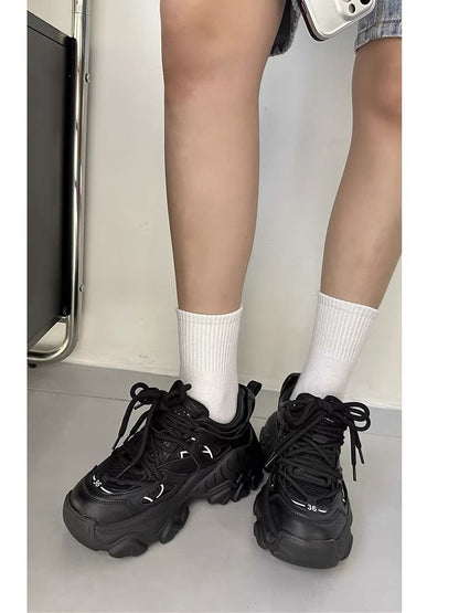 Parisian daddy shoes for women 2023 autumn new thick soles to increase the height and show the feet small casual popular black sports shoes