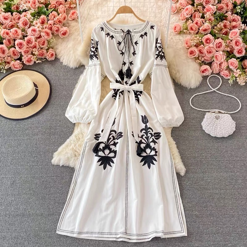 Ethnic style travel and vacation embroidery round neck lantern sleeve long skirt bohemian retro loose big swing dress female