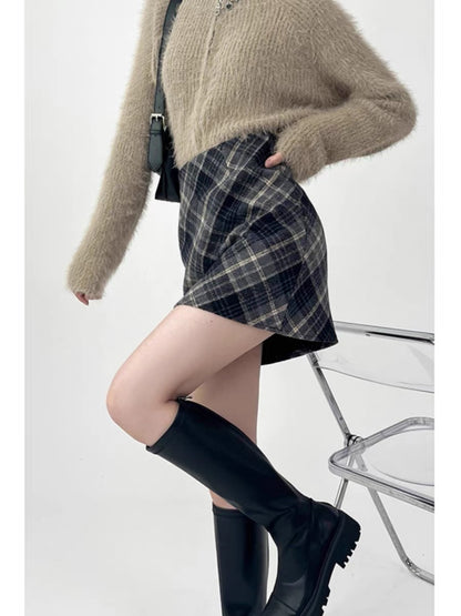 Large size fat MM woolen skirt autumn and winter retro short skirt for women with high waist A-line plaid hip skirt pear-shaped body A3353