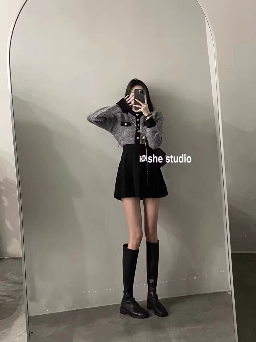 2023 new autumn and winter Korean style contrasting color metal buckle small fragrant knitted top + high waist pleated skirt suit for women