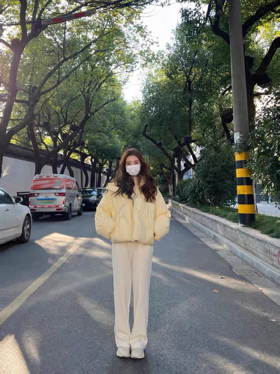 Creamy yellow short down jacket for women winter 2023 new small white duck down thickened warm bread jacket A3317