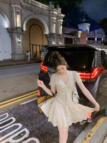 Fish Rabbit Rabbit V-neck Dress Women Summer 2023 New Tea Break Hollow Folds Drawstring Slim Slim