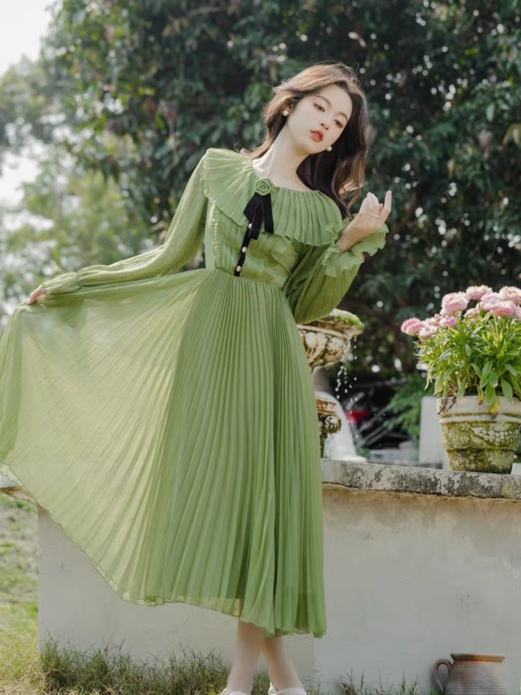 High-end super fairy retro green dress women's autumn and winter 2023 new style small fresh waist style pleated long skirt