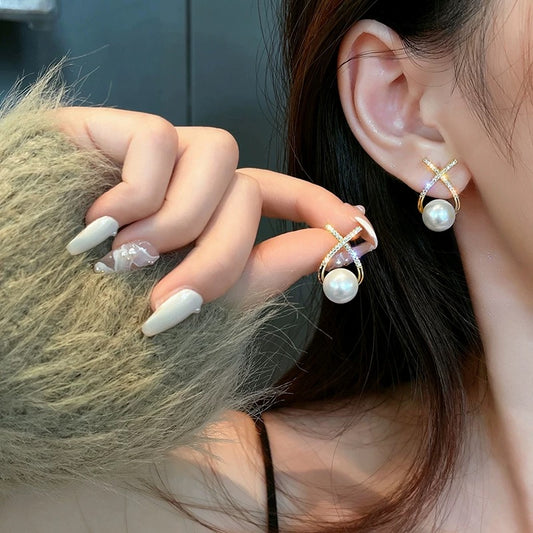 2023 New Pearl Earrings for Women Light Luxury High-Quality Temperament French Internet Celebrity Earrings Niche Earrings 925 Trendy