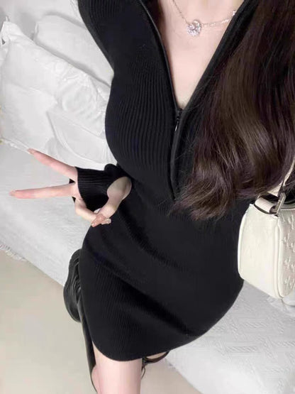 European station's new autumn style Hepburn style little black dress makes you look taller and smaller, and has a sophisticated and sophisticated sense of knitted dress.